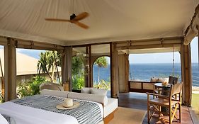 Arna Suites And Ocean Lounge